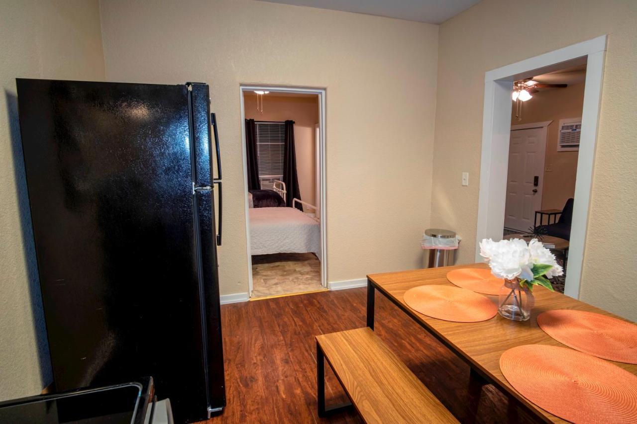 Cozy Downtown Guest House 2Br/1Ba Sleeps 8 San Antonio Extérieur photo